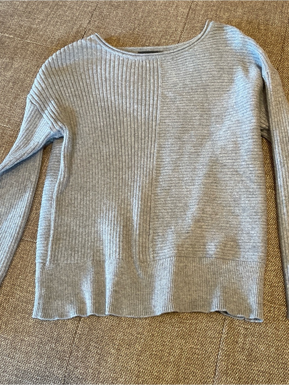 Tahari Light Gray Ribbed Panel Crewneck Sweater